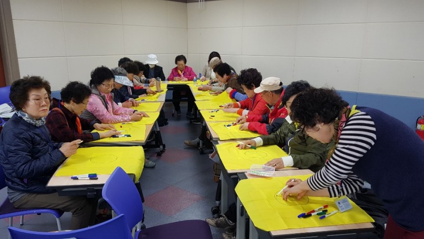 심리강좌(만다라그리기1).jpg